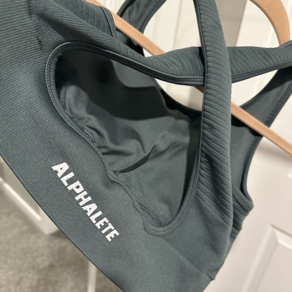 Alphalete Amplify Sports Bra - Picture 3 of 3